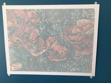 Load image into Gallery viewer, Flower Wet Reveal